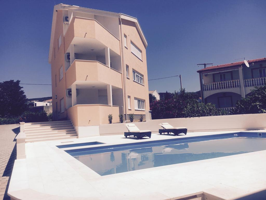 Orange Apartments Новаля Екстер'єр фото